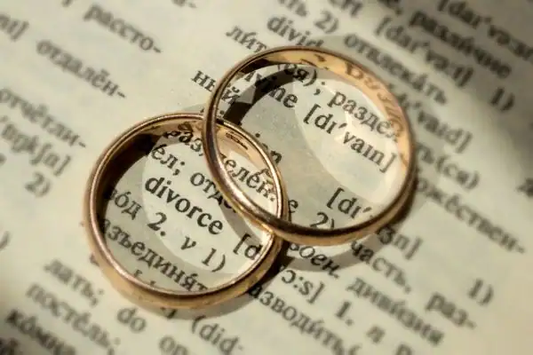 Image of rings removed before divorce mediation East Riding of Yorkshire