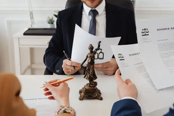 our fees East Riding of Yorkshire from EH Mediation - image of couple in joint mediation meeting